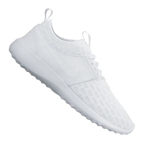 Weiße Nike Juvenate online 